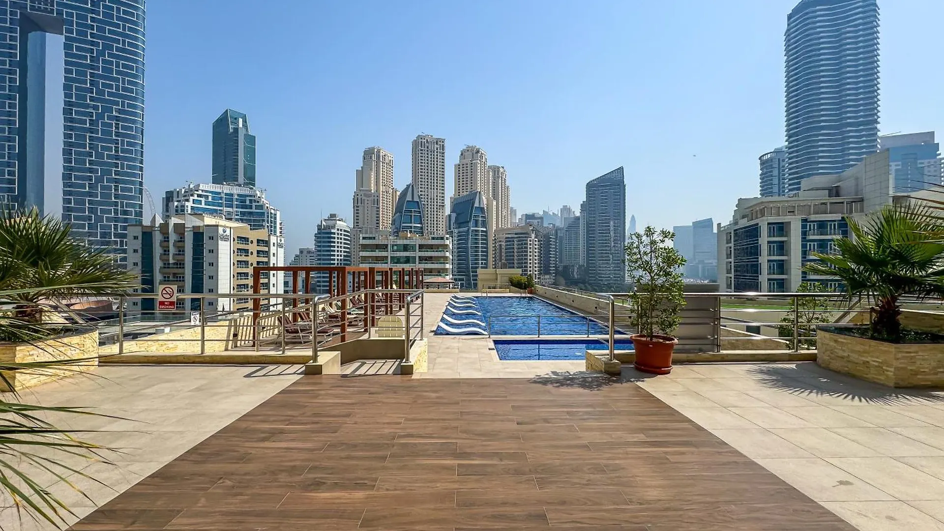 Modern 1Br Near Jbr, Marina Views, Pool & Gym Apartment Dubai