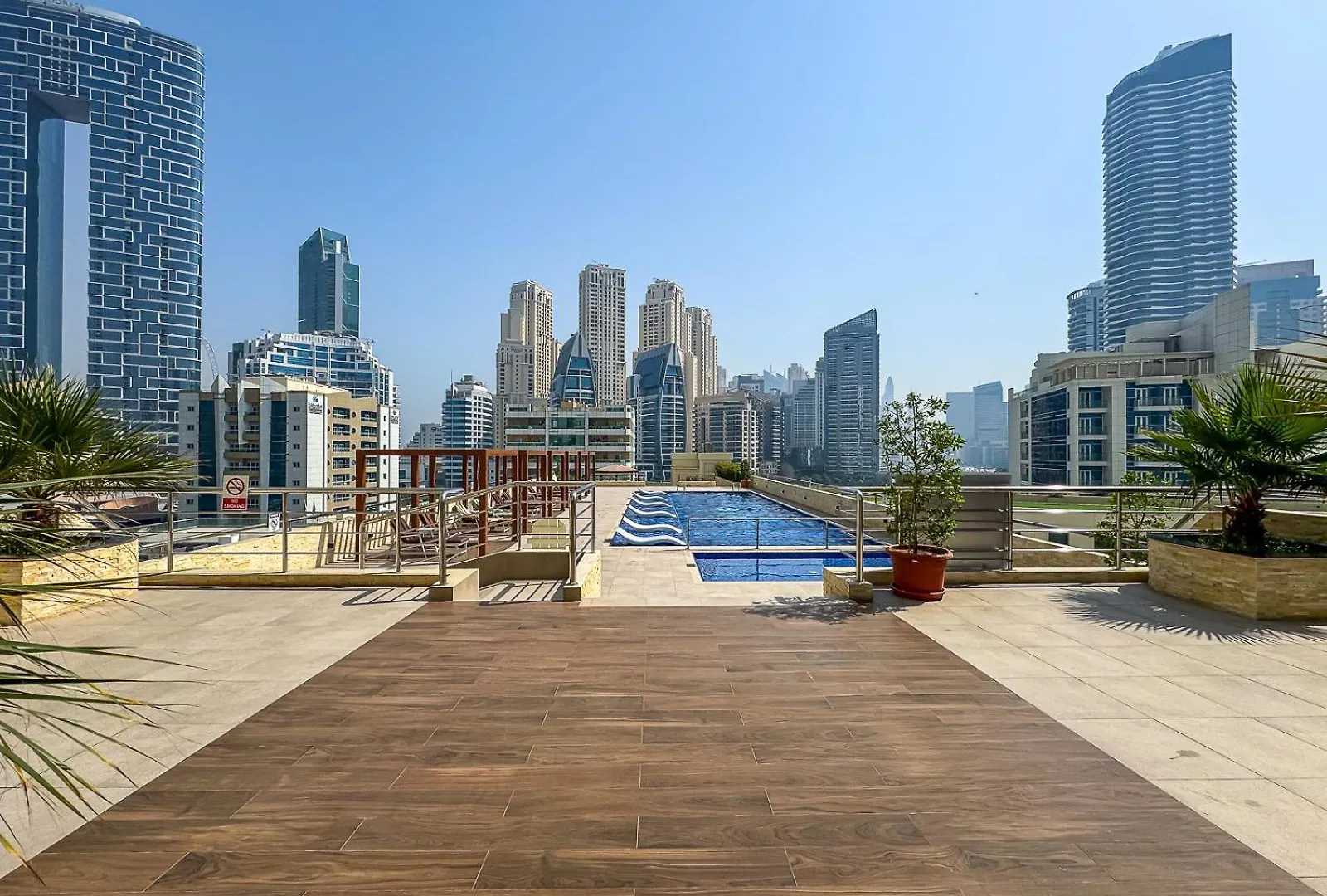 Modern 1Br Near Jbr, Marina Views, Pool & Gym Apartment Dubai