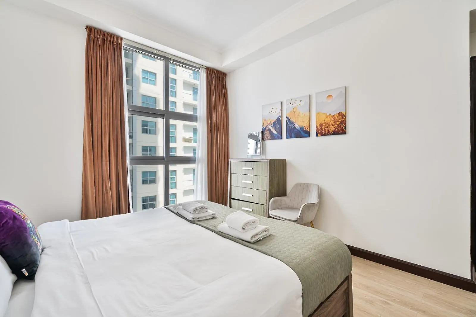 Modern 1Br Near Jbr, Marina Views, Pool & Gym Apartment Dubai